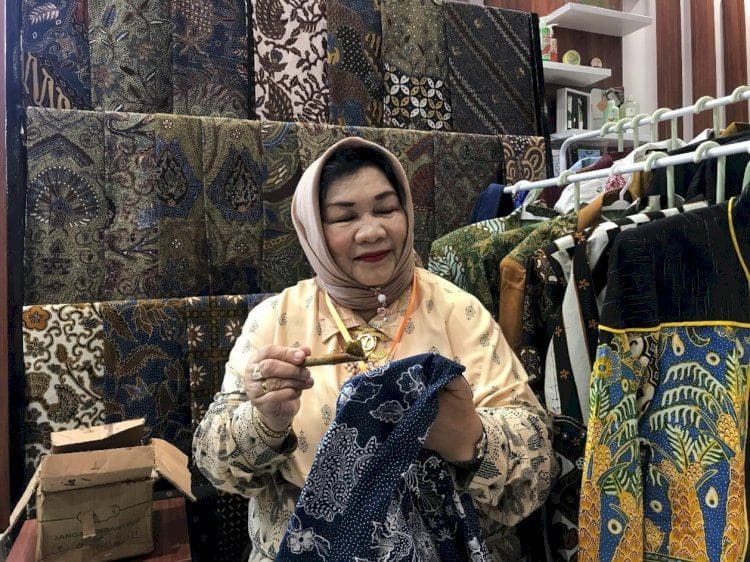 Ketika Ketua Umum GPPI Mencanting Batik Sawit: Jejak Seni di Tengah Industri Sawit